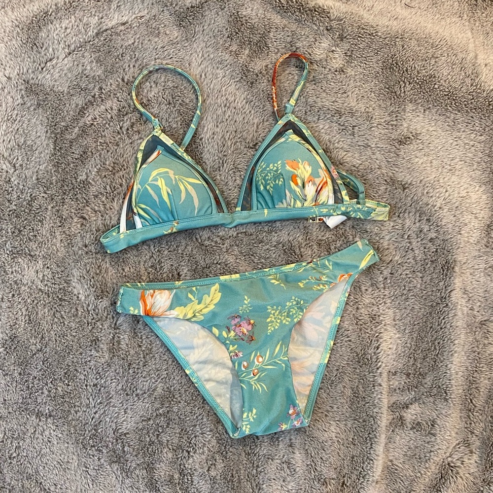 Zimmermann swimsuit set  (0 bottoms/ 1 bikini)